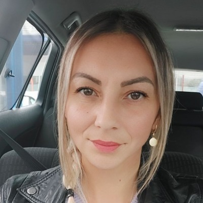 Nicoleta C.