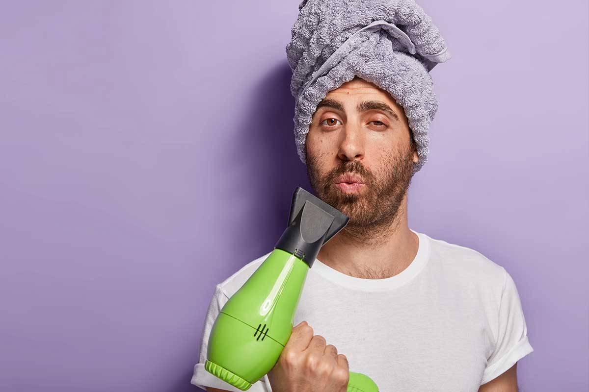 Come asciugare correttamente i capelli