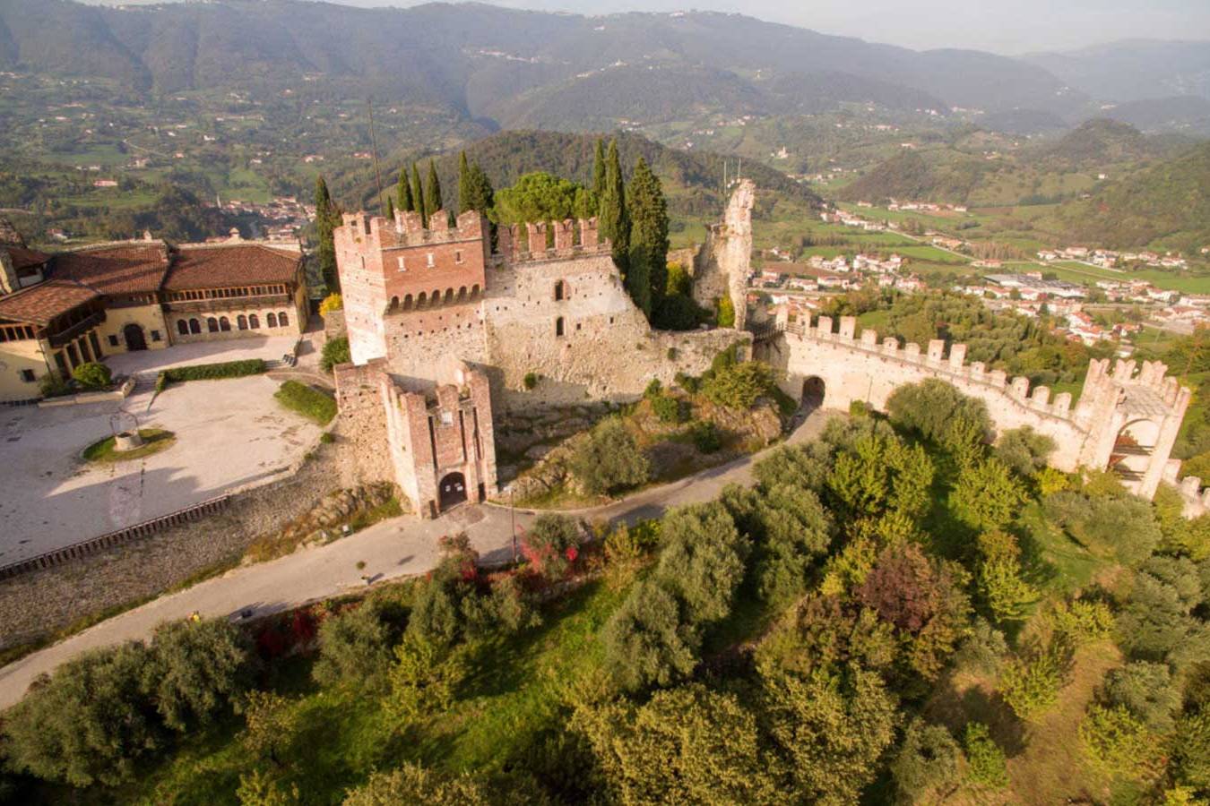 APERTURA DEL CASTELLO SUPERIORE