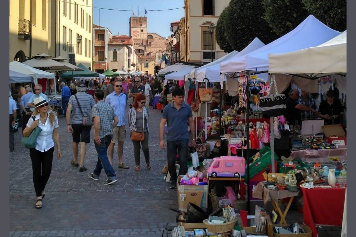 MERCATO SETTIMANALE