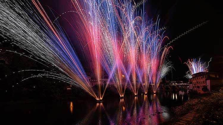 Concerto Evento con i fuochi  d’artificio lungo il Brenta a Bassano