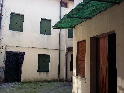 Complesso residenziale vendesi n v. Roma a Rossano V.to