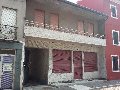 Complesso residenziale vendesi n v. Roma a Rossano V.to