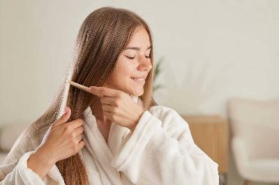 Come spazzolare correttamente i capelli