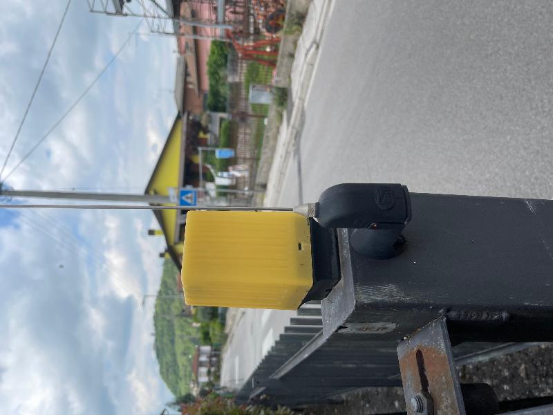 PORTONE A BATTENTE MOTORIZZATO