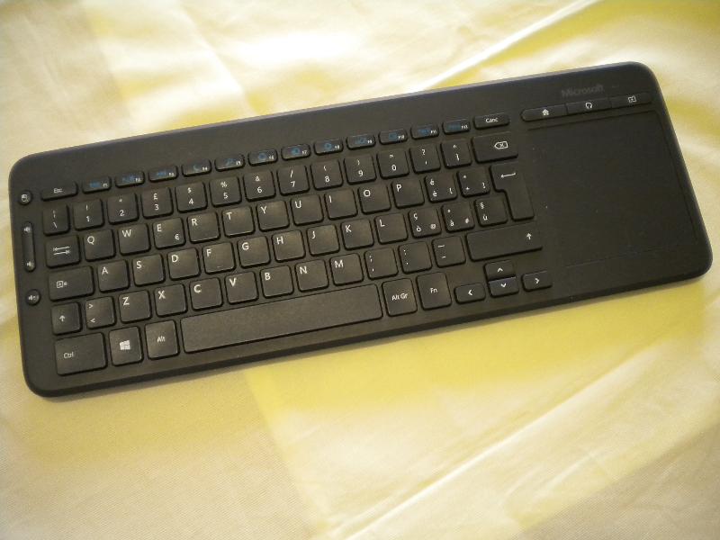 Tastiera wireless ultra sottile da 2,4 ghz e set combinato mouse ultra sottile w