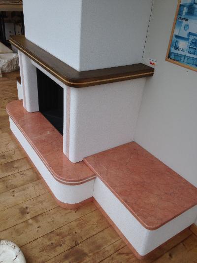 Caminetto a parete con focolare classico