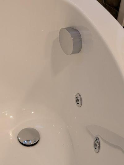 VASCA CON IDROMASSAGGIO