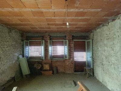 Casa indipendente da ristrutturare internamente 
