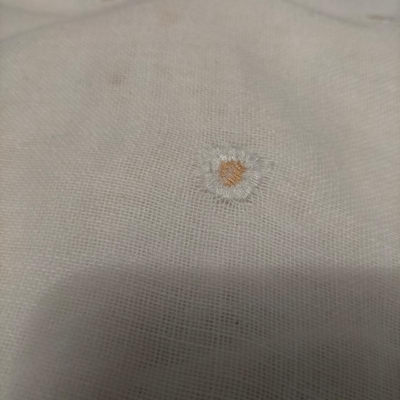 Tende ricamate conmargheritine