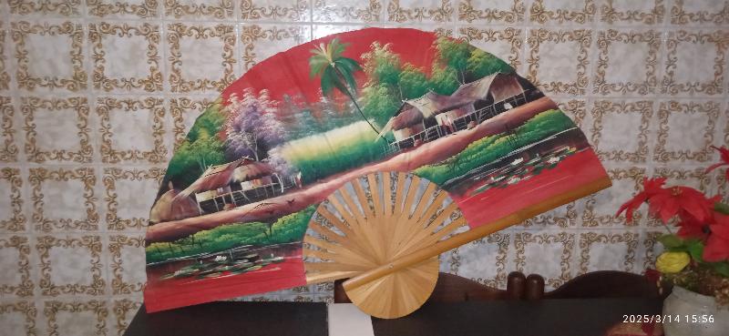 ventaglio gigante dipinto a mano