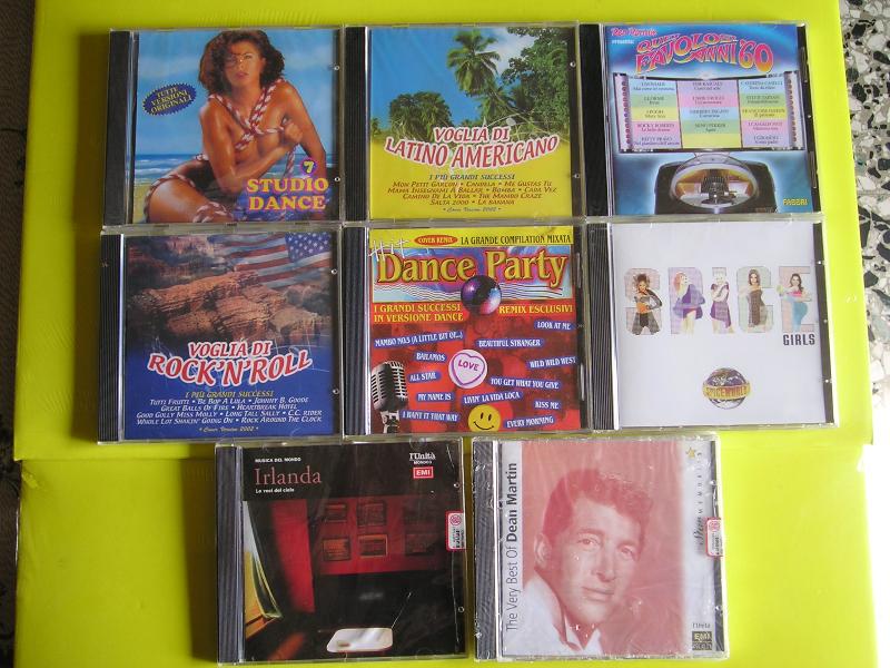 In blocco 17 cd musica di vario genere NUOVI