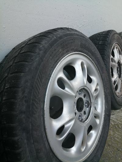 Pneumatici invernali con cerchioni, prezzo trattabile!