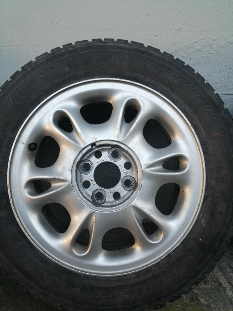 Pneumatici invernali con cerchioni, prezzo trattabile!