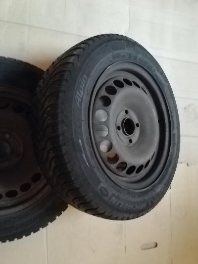 Cerchioni Opel con gomme invernali Michelin