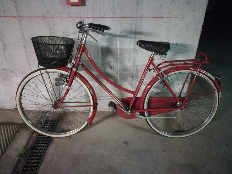 Bicicletta VINTAGE in buone condizioni con freni a bacchetta
