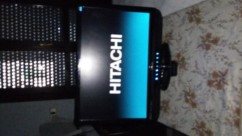 Tv HITACHI a schermo piatto
