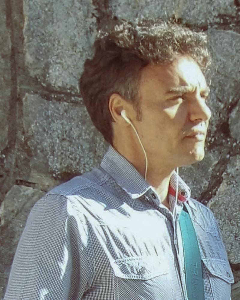 Fabrizio, 57 anni, italiano mai sposato e senza figli.