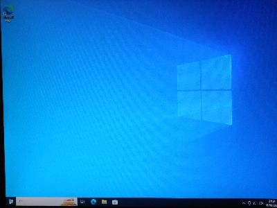 Desktop di marca Gigabyte Chassis + monitor + tastiera