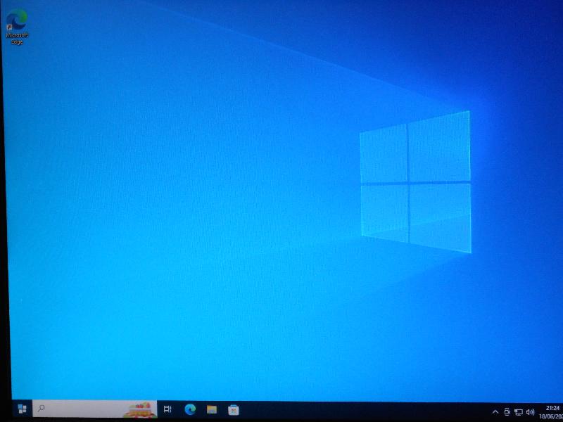 Desktop di marca Gigabyte Chassis + monitor + tastiera