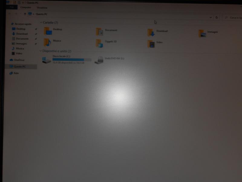 Desktop di marca Gigabyte Chassis + monitor + tastiera