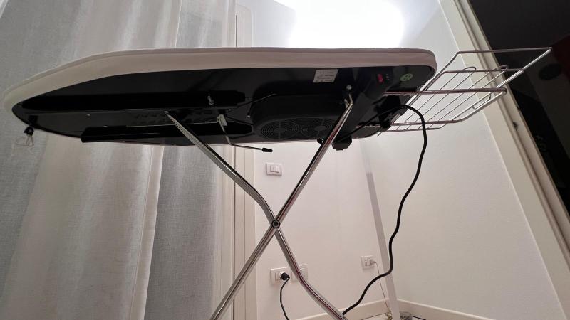 asse da stiro riscaldata, con ventola soffiante e aspirante