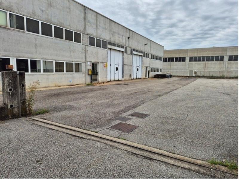 Affittasi capannone 576 mq