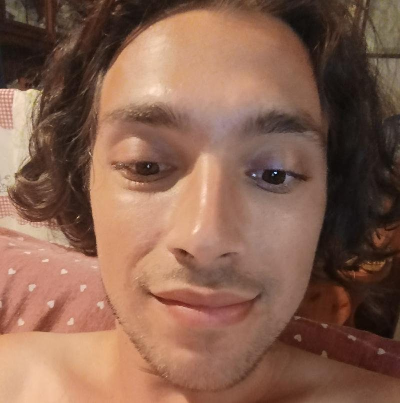 Sono un ragazzo di 24 anni cerco ragazza