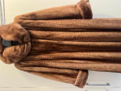 PELLICCIA DI VISONE CHIARO