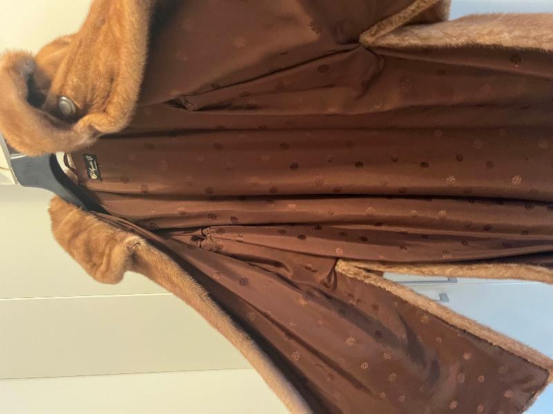 PELLICCIA DI VISONE CHIARO