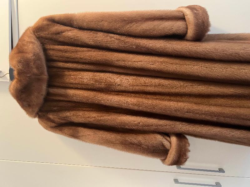 PELLICCIA DI VISONE CHIARO