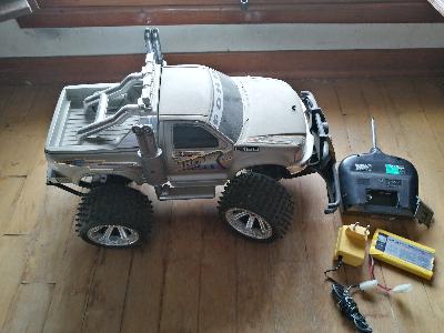 MACCHINA RADIOTELECOMANDATA 