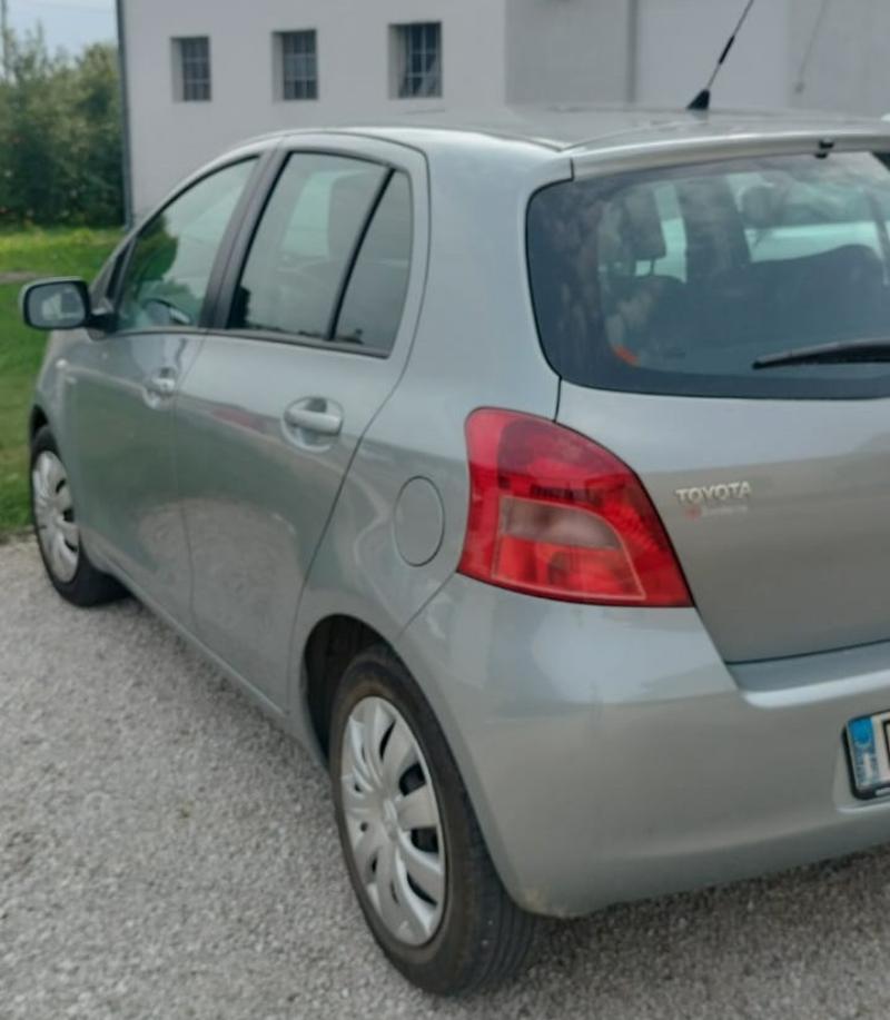 Toyota Yaris Berlina 5 porte 1.3 AMT (87 cv) Sol