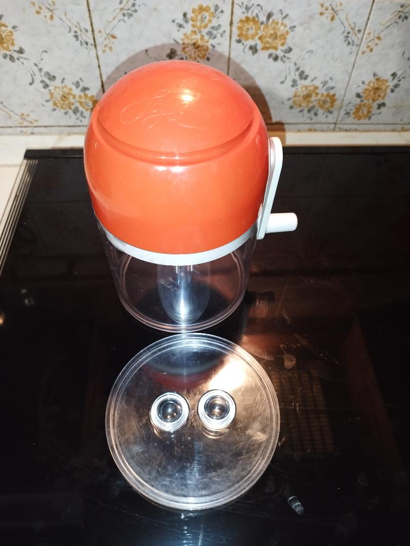 Gelatiera elettrica e trita ghiaccio manuale