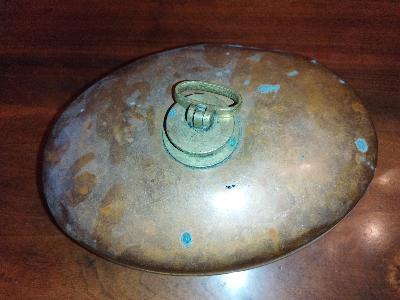 Altra centenaria bolla ovale dell'acqua calda in rame