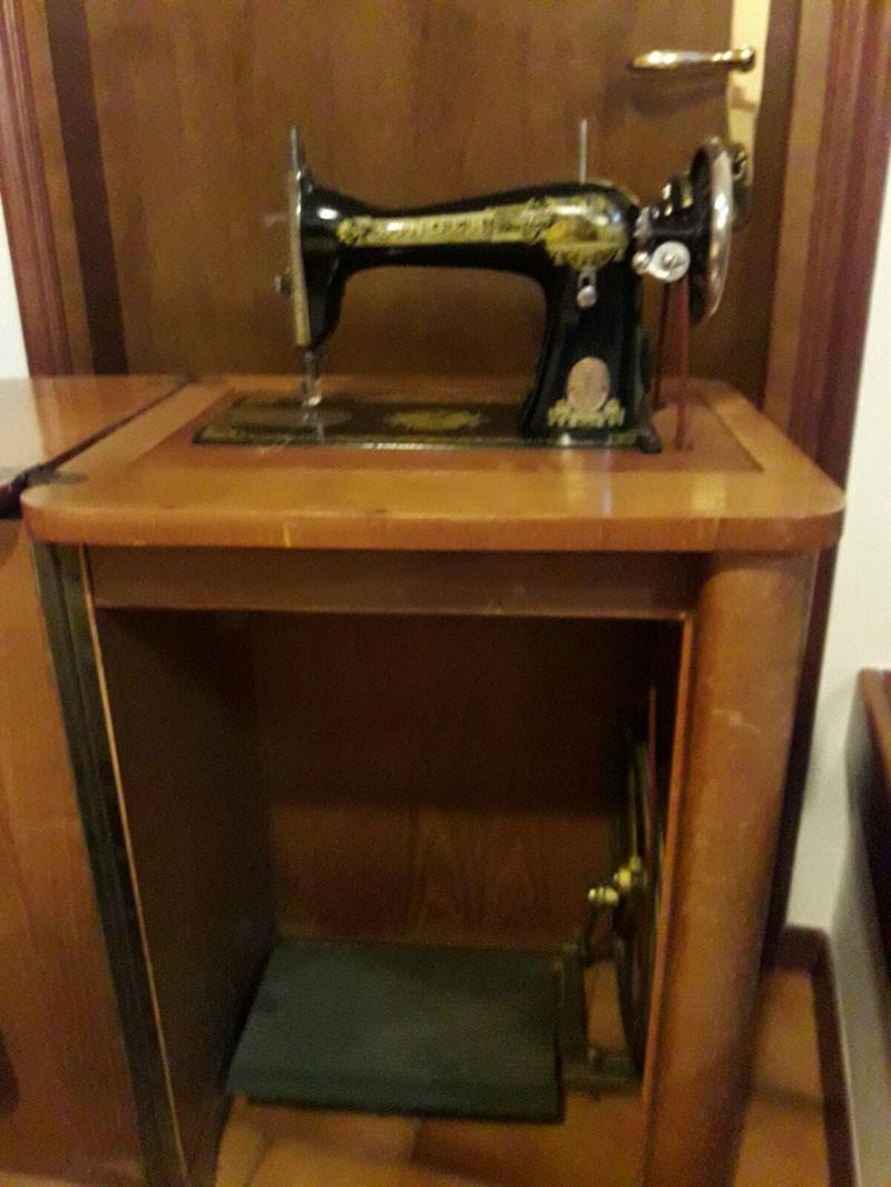 Macchina da cucire "Singer"