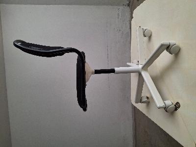 TAVOLINO + PICCOLA SEDIA