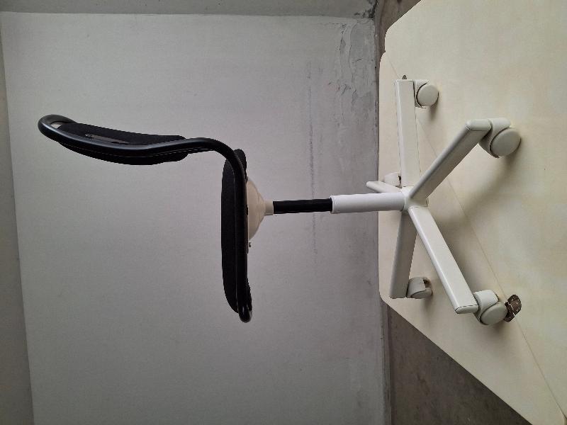 TAVOLINO + PICCOLA SEDIA