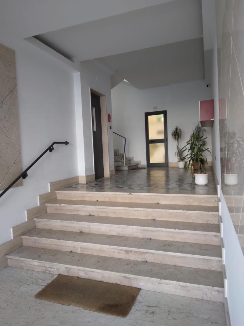 vendo appartamento a livorno zona porto via Fiume bilocale 60 mq 