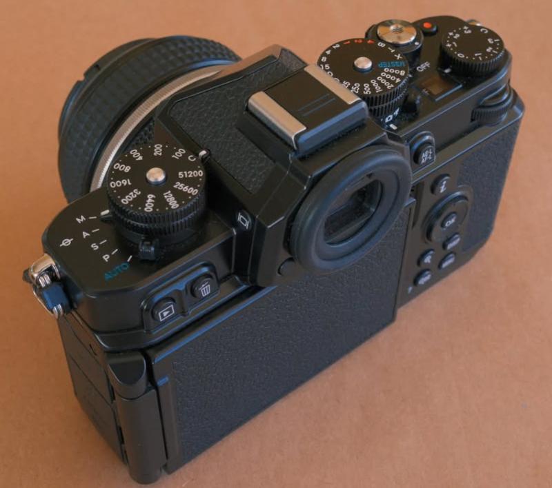 nikon zf (nero) + 40 mm f/2 + 28 mm f/2,8