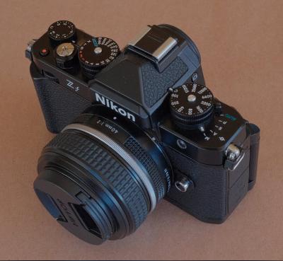 nikon zf (nero) + 40 mm f/2 + 28 mm f/2,8