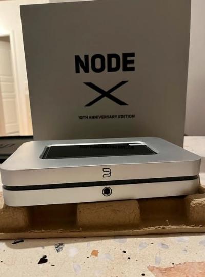 Bluesound Node X Streamer 10° anniversario + accessori