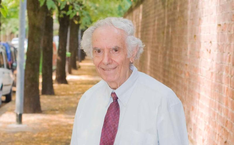 Docente scolastico in pensione cerco una relazione seria vivo da solo 