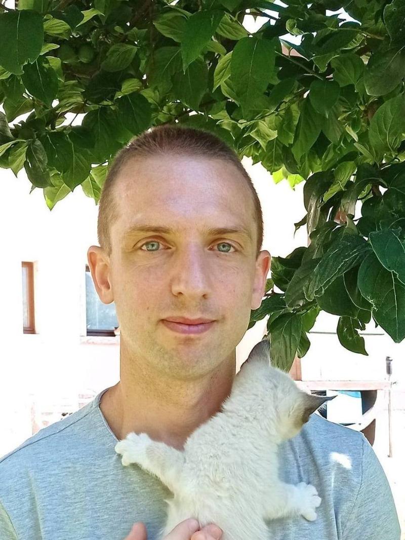 Roberto, 46 anni di Trento, cerca Ragazza Seria per relazione duratura