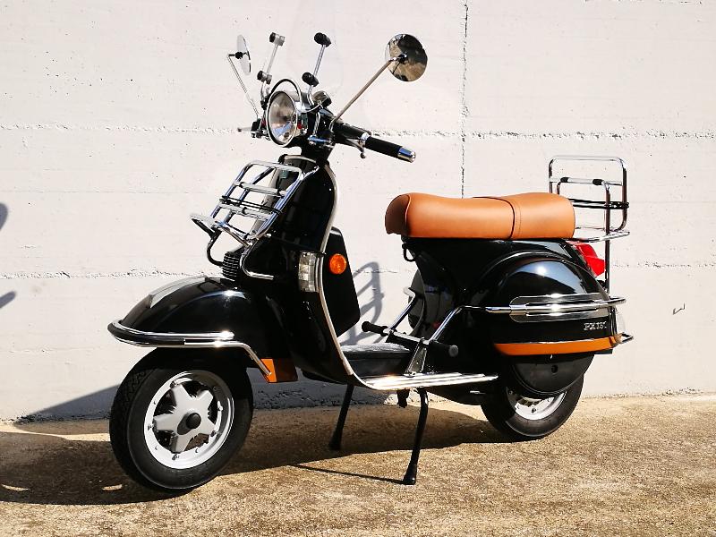 VESPA PIAGGIO modello PX150 Conservata
