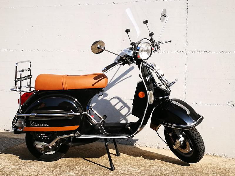 VESPA PIAGGIO modello PX150 Conservata