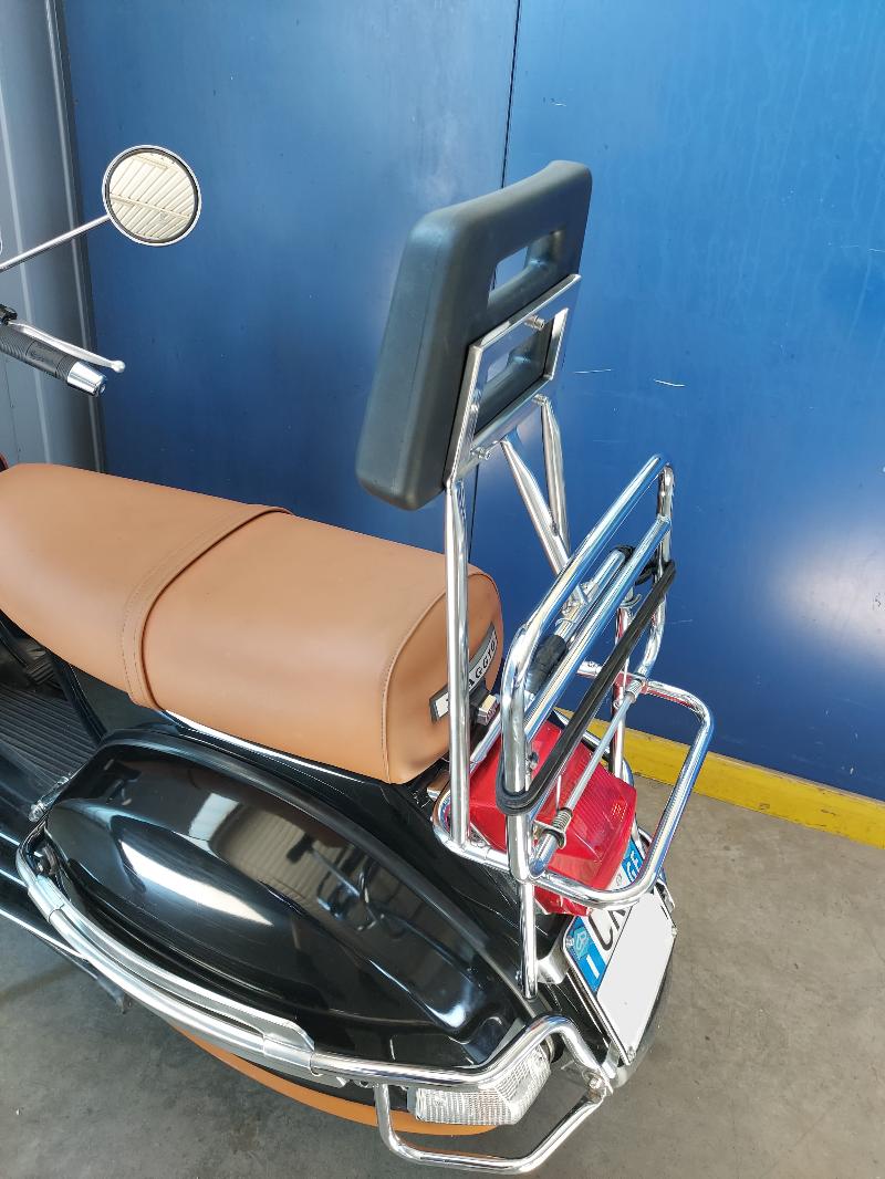 VESPA PIAGGIO modello PX150 Conservata