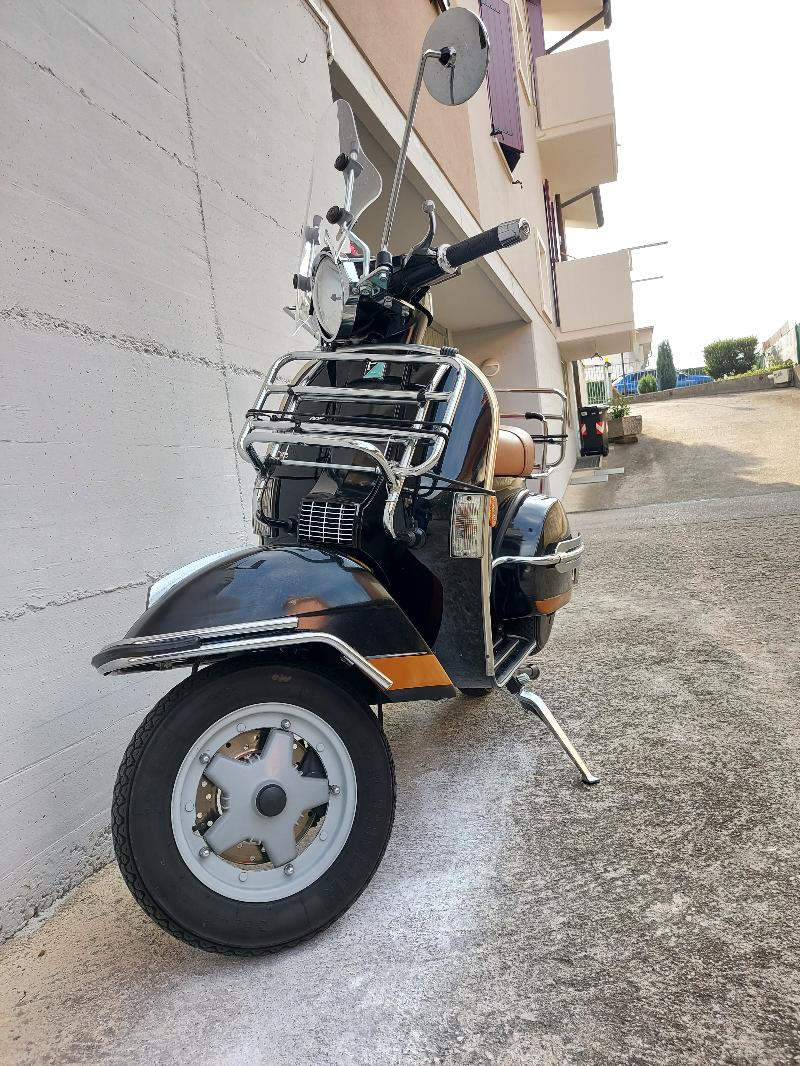 VESPA PIAGGIO modello PX150 Conservata