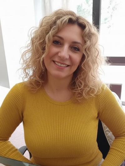 Cologna Veneta (VERONA) Silvia di 43 anni senza figli 