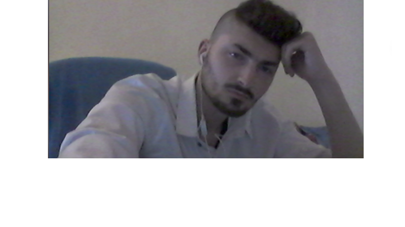 Ragazzo disponibile per donne di tutte le età